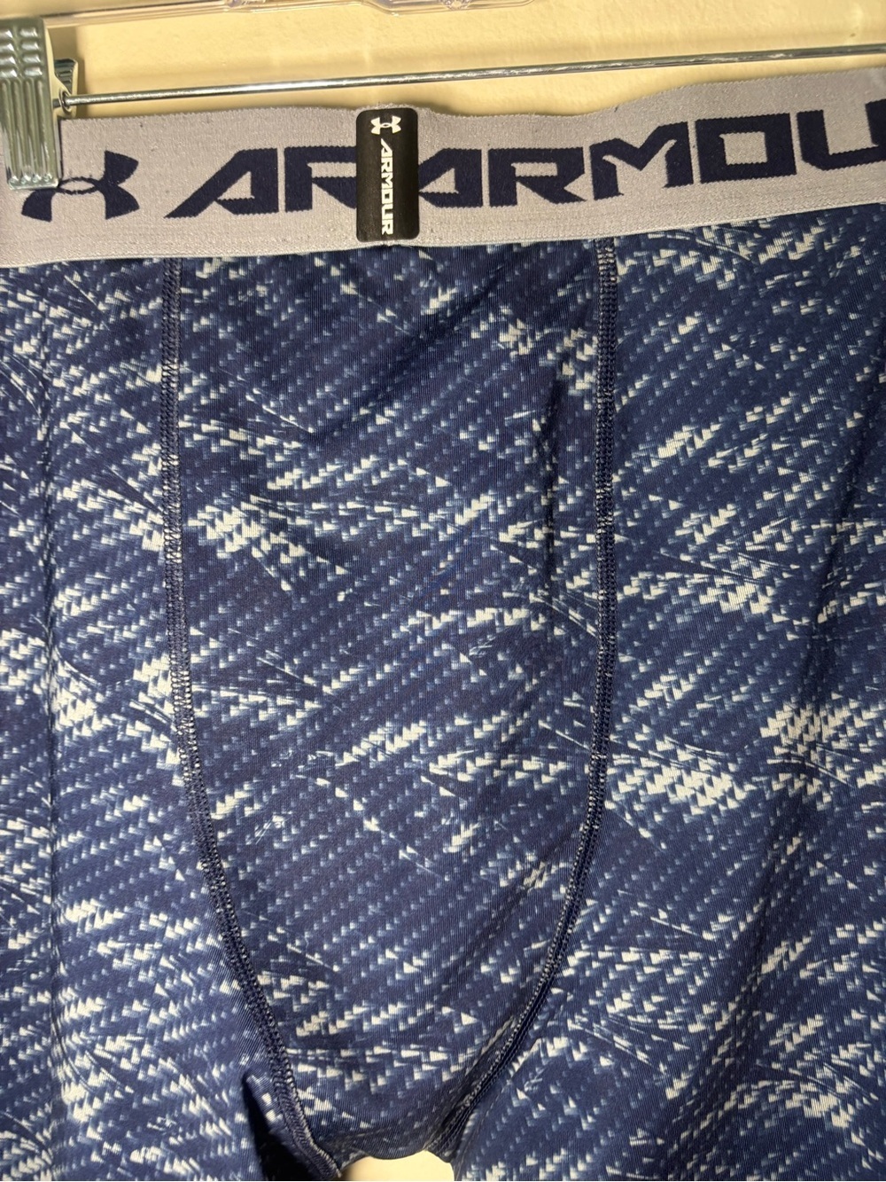 Under Armour Men's XXL Camo Workout Compression Pants - Picture 6 of 6